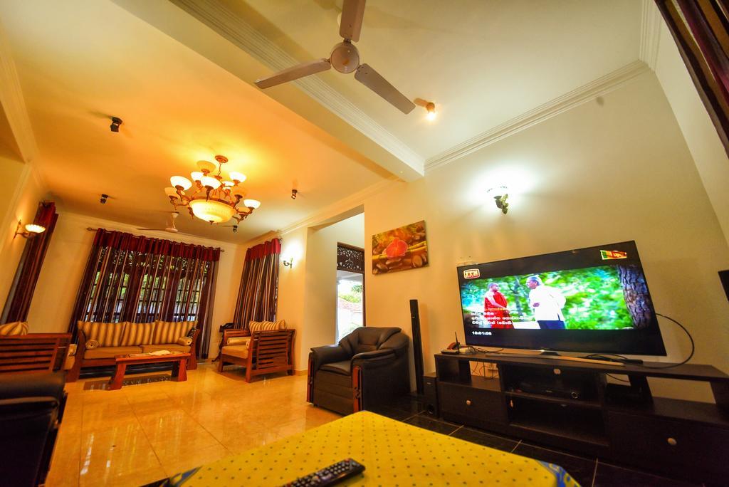 Asian Villa Negombo Exterior photo